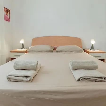 Apartment Budget! Free Parking 3 Comodo *